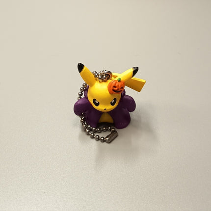 Pokemon Wizard Pikachu Halloween – 1.5" Figure (T-arts, Pre-Owned)