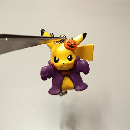 Pokemon Wizard Pikachu Halloween – 1.5" Figure (T-arts, Pre-Owned)