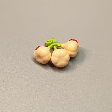 Sanrio Hello Kitty as Garlic Mascot – 1" Keychain (2006) (Pre-Owned)