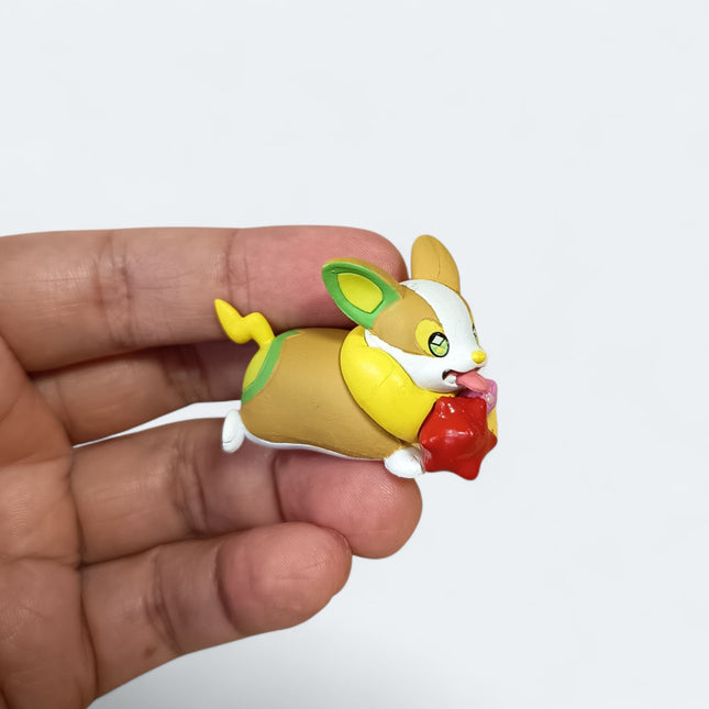 Pokemon Yamper Eating 1.5" Mini Figure – Munching Mascot (Takara Tomy, Pre-Owned)