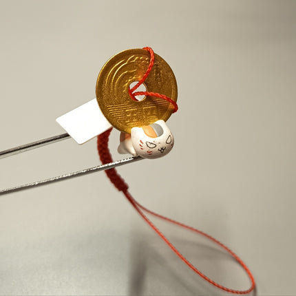 Nyanko Sensei Natsume Cat with Gold Coin – 1" Keychain Charm (Pre-Owned)