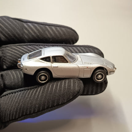 1/64 Konami Toyota 2000GT Silver – Diecast Model w Stand MF10 (1967, Pre-Owned)