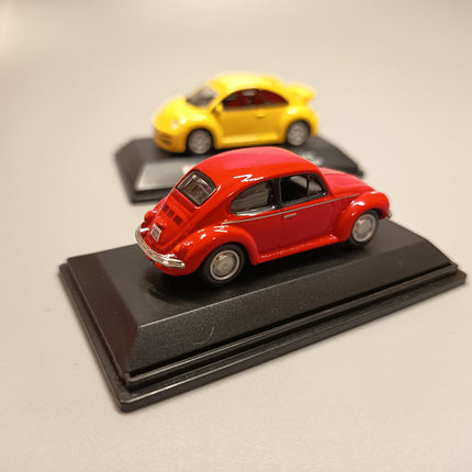 1/72 Real X Volkswagen New & Classic Beetle – Diecast Model w Stand (Pre-Owned)