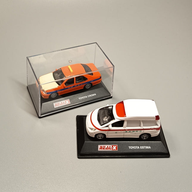 1/72 Real X Toyota Estima MPV & Crown Japan Taxi – Diecast Model w Stand (Pre-Owned)