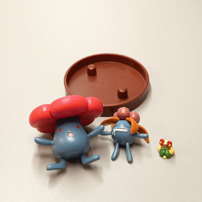 Pokemon 1/40 Zukan Vileplume Gloom Bellossom – Mini Figure (TOMY Japan, Pre-Owned)
