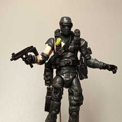 GI Joe Snake Eyes V32 with Weapon – 3.75" Figure (Hasbro ARAH 2008, Pre-Owned)