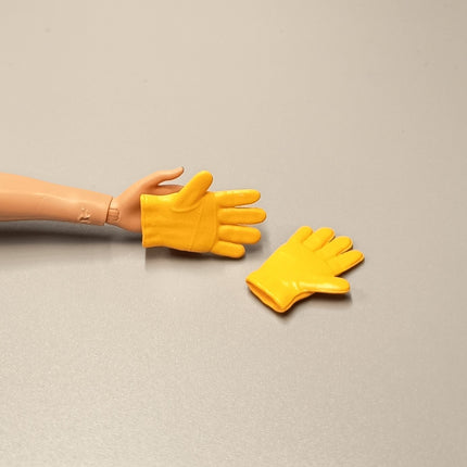 Re-Ment Miniature Yellow Gloves – Weekend Camp Series (Pre-Owned)