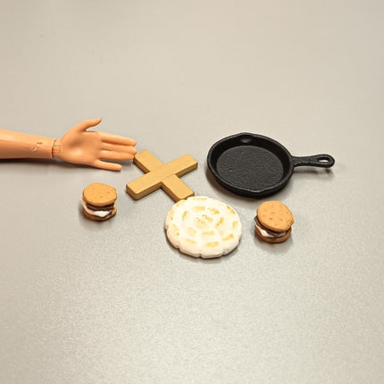 Re-Ment Making S'more Marshmallow Sandwich – Meiji Series 1:6 (Pre-Owned)