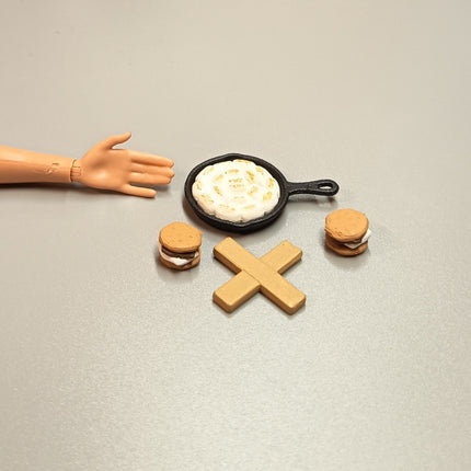 Re-Ment Making S'more Marshmallow Sandwich – Meiji Series 1:6 (Pre-Owned)