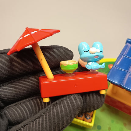 Pokemon Fletchling Froakie Food Stand Mini Figure Playset – Pita Poke Japan (Pre-Owned)