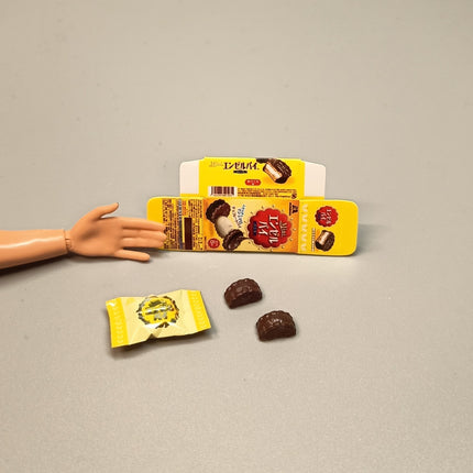 Re-Ment Miniature Chocolate Pie Snack – Morinaga Sweets Series Dessert (Pre-Owned)