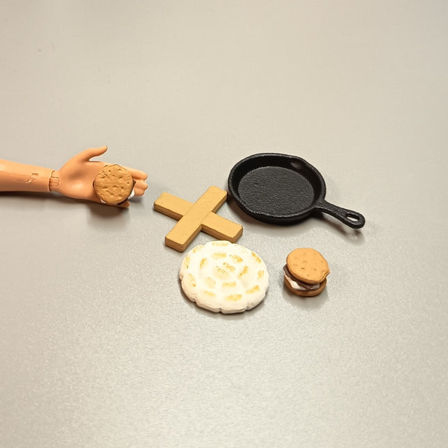 Re-Ment Making S'more Marshmallow Sandwich – Meiji Series 1:6 (Pre-Owned)