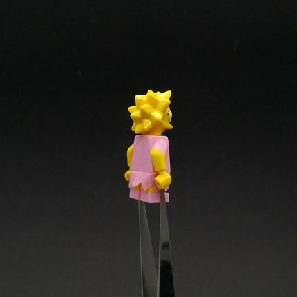 LEGO The Simpsons Lisa Minifig – Pink Outfit Figure No Stand sim030 (Pre-Owned)