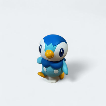 Pokemon Piplup with Stand 1" Mini Figure – Sinnoh Collection Gashapon (Japan, Pre-Owned)