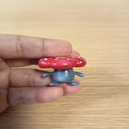 Vintage TOMY Pokemon Vileplume 1.5" Mini Figure – CGTSJ (Pre-Owned)