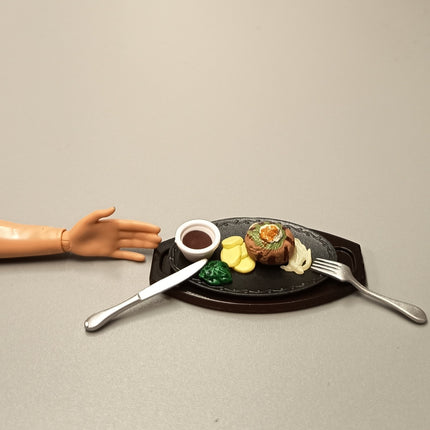 Kenelephant Denny's Hamburger Steak Dinner – Dollhouse / Barbie Kitchen (Pre-Owned)
