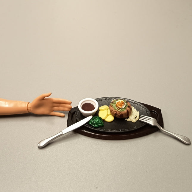 Kenelephant Denny's Hamburger Steak Dinner – Dollhouse / Barbie Kitchen (Pre-Owned)