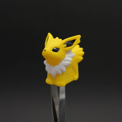 Pokemon Jolteon Finger Puppet – Catch Them All 2009 (Bandai, Pre-Owned)