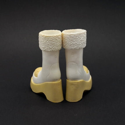 Bratz Doll Wintertime White Beige Winter Boots – Cloe Shoes (Pre-Owned)