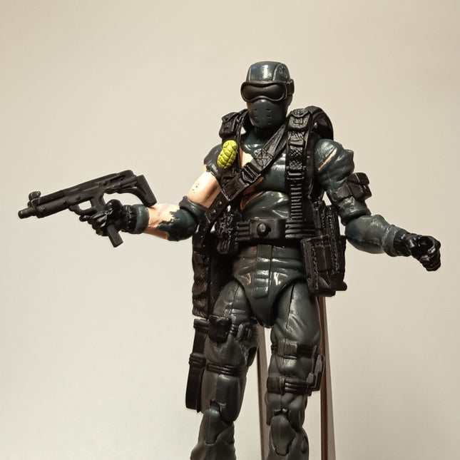 GI Joe Snake Eyes V32 with Weapon – 3.75" Figure (Hasbro ARAH 2008, Pre-Owned)