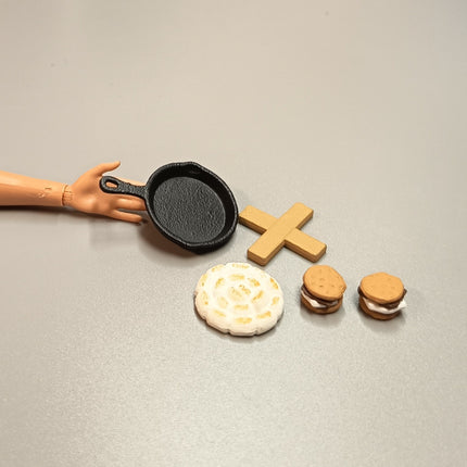 Re-Ment Making S'more Marshmallow Sandwich – Meiji Series 1:6 (Pre-Owned)