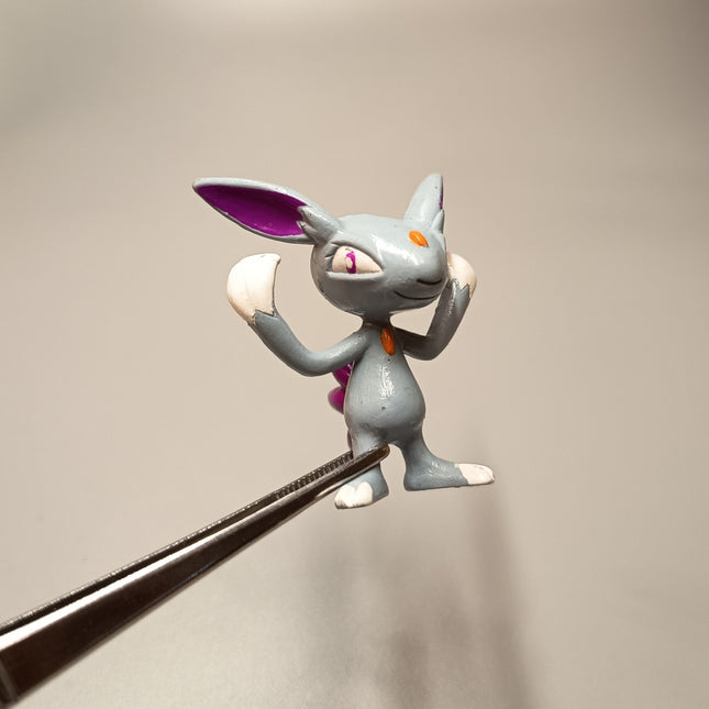 TOMY Pokemon Sneasel 1.5" Mini Figure – CGTSJ Vintage (Pre-Owned)
