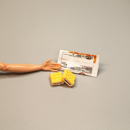 Re-Ment Miniature Waffle Sandwich Cookie – Morinaga Sweets Series Snack (Pre-Owned)