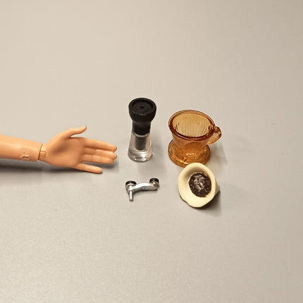 Re-Ment Miniature Coffee Grinder & Filter – Weekend Camp Series (Pre-Owned)