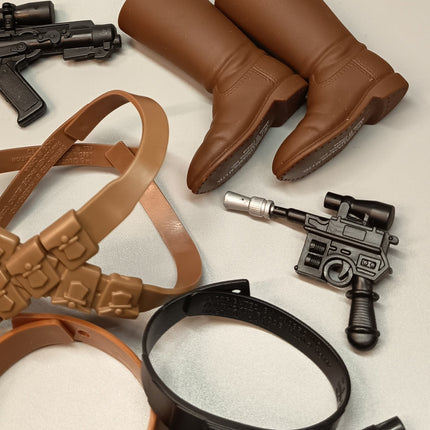 Star Wars 1/6 Scale Boots Shoes Belt Weapon Gear – Lot (Pre-Owned)
