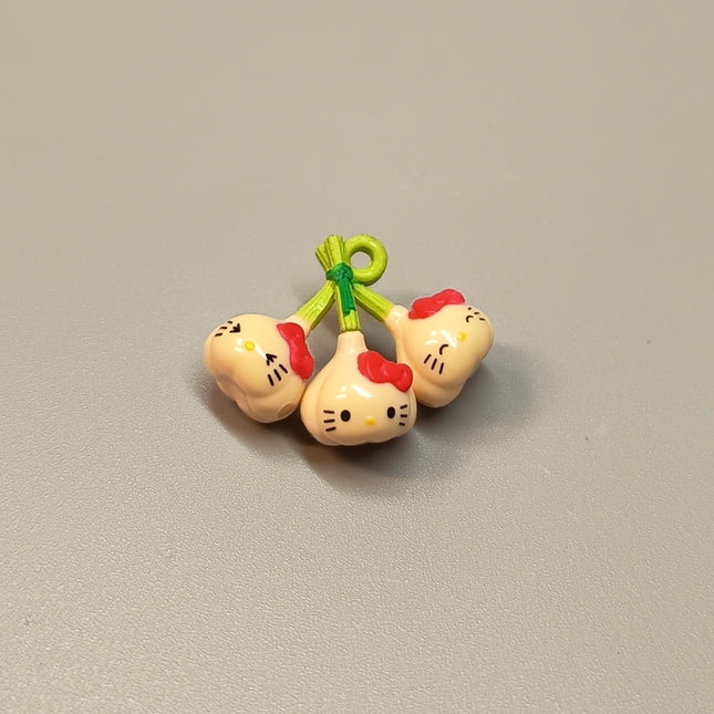 Sanrio Hello Kitty as Garlic Mascot – 1" Keychain (2006) (Pre-Owned)