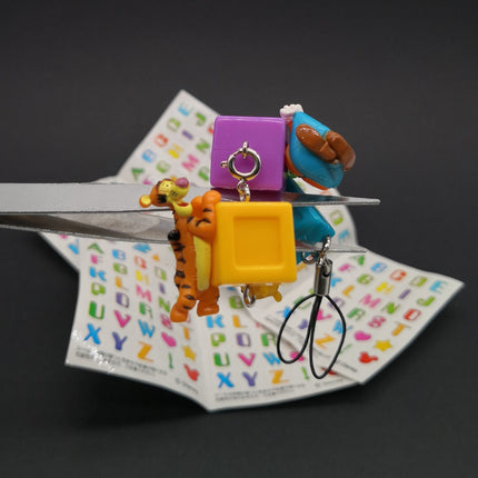 Disney Winnie the Pooh Tigger & Goofy – 1" Charm Keychain (Pre-Owned)