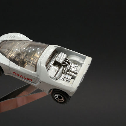 Matchbox Peugeot Quasar 1986 White – 1/57 Diecast Race Car (Pre-Owned)