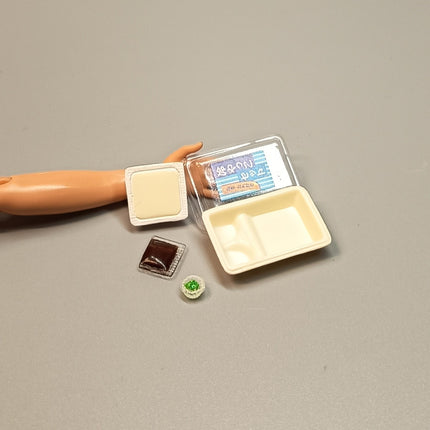 Re-Ment Miniature Cold Tofu Dish with Box – Convenience Store 2006 Series (Pre-Owned)