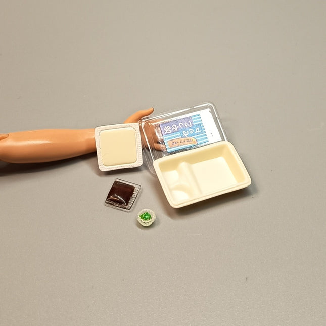 Re-Ment Miniature Cold Tofu Dish with Box – Convenience Store 2006 Series (Pre-Owned)