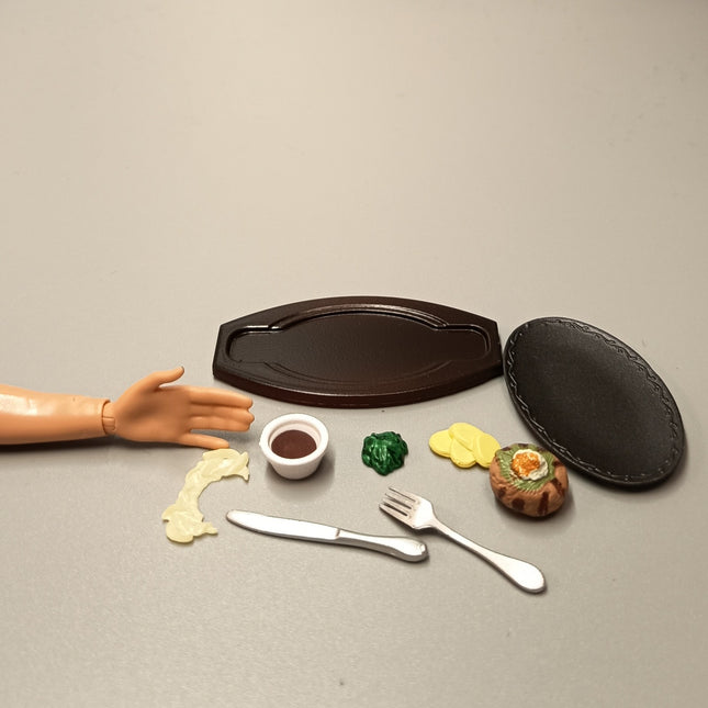 Kenelephant Denny's Hamburger Steak Dinner – Dollhouse / Barbie Kitchen (Pre-Owned)