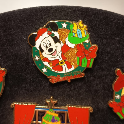 Disney Christmas Holiday Pin Set of 6 – HKDL 2005 LE 2500 (Pre-Owned)