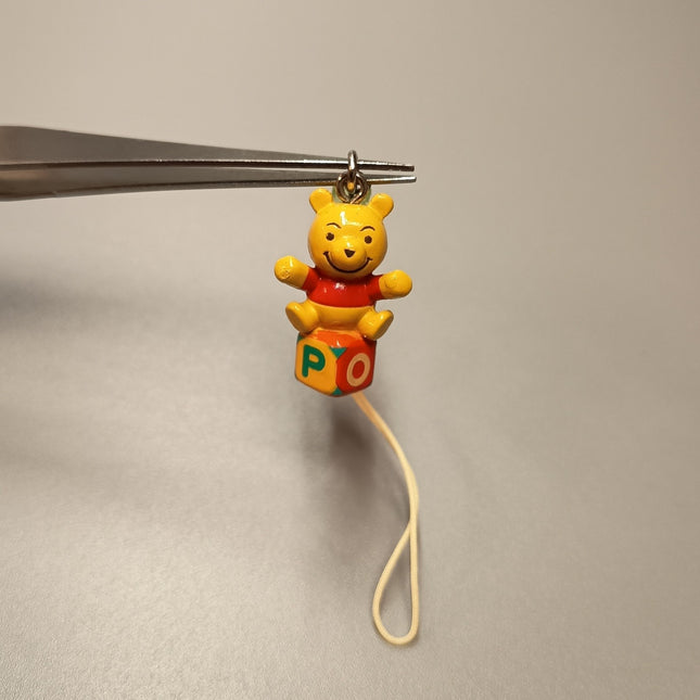 Disney Winnie the Pooh – 1" Charm Keychain / Zipper Pull (Pre-Owned)