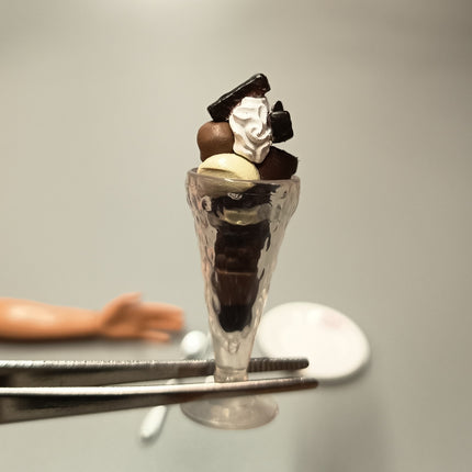Kenelephant Denny's Chocolate Sundae – Dollhouse Ice Cream Dessert (Pre-Owned)