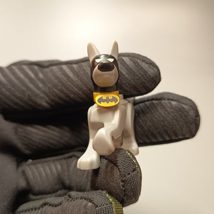 LEGO Minifigure Batman Super Heroes Ace the Bat-Hound Dog – No Cape (Pre-Owned)