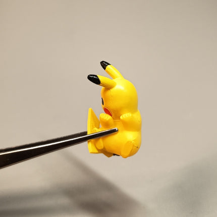 Pokemon Pikachu Sitting Pose 1.5" Mini Figure – Nintendo (Pre-Owned)