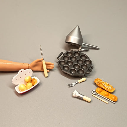 Re-Ment Size Takoyaki Pan 1.25" – Street Food Octopus Balls (Pre-Owned)
