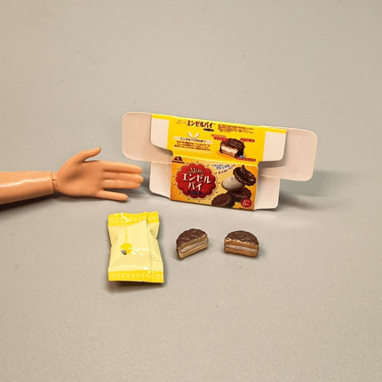 Re-Ment Miniature Chocolate Pie Snack – Morinaga Sweets Series Dessert (Pre-Owned)