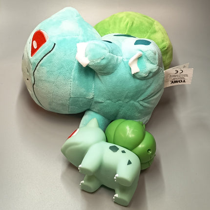 TOMY Pokemon Bulbasaur 6.5" Soft Plush & Blowing Night Light 3" Figure Lot (Pre-Owned)