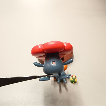 Pokemon 1/40 Zukan Vileplume Gloom Bellossom – Mini Figure (TOMY Japan, Pre-Owned)