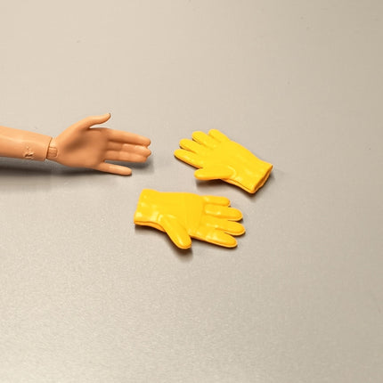 Re-Ment Miniature Yellow Gloves – Weekend Camp Series (Pre-Owned)