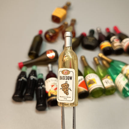 1/6 Scale Wine Liquor Soda Bottle – Miniature Lot of 21 (Pre-Owned)