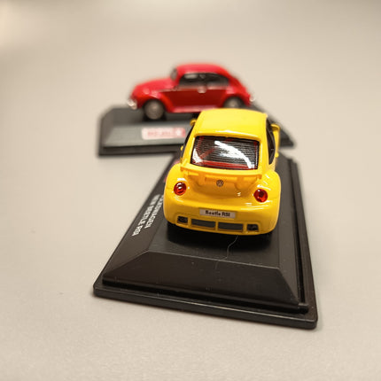 1/72 Real X Volkswagen New & Classic Beetle – Diecast Model w Stand (Pre-Owned)