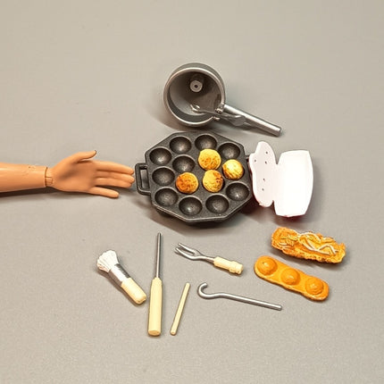 Re-Ment Size Takoyaki Pan 1.25" – Street Food Octopus Balls (Pre-Owned)