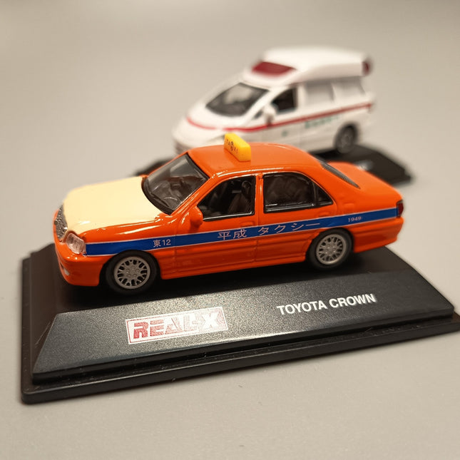 1/72 Real X Toyota Estima MPV & Crown Japan Taxi – Diecast Model w Stand (Pre-Owned)