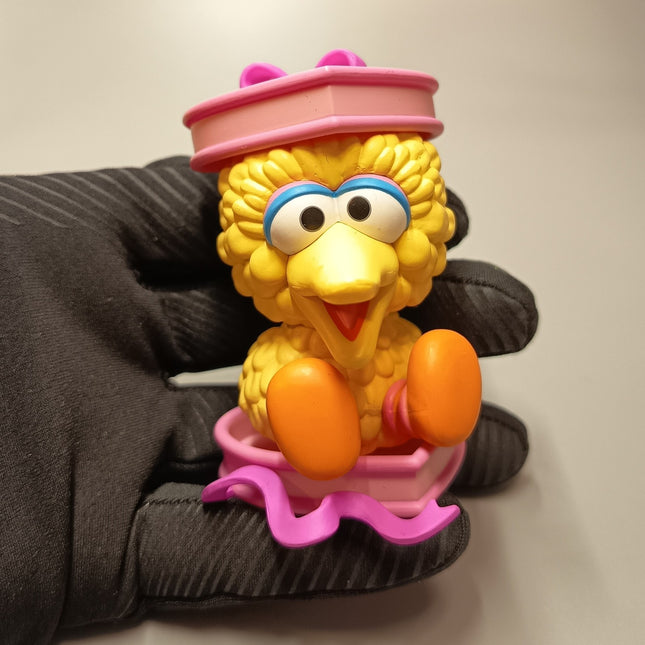 Sesame Street Big Bird in Heart Giftbox – 2.5" Cake Topper (Pop Mart, Pre-Owned)